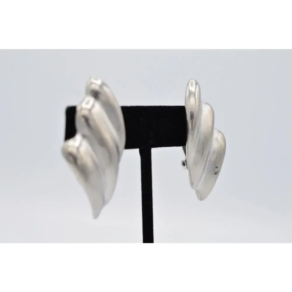 TAT Vintage Clip On Earrings Chunky Silver Brushed Silver Signed NOS 1980s BinAA